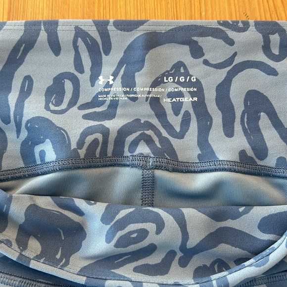 ‼️Clearance‼️ Like New UA Leggings- Size Large - Picture 2 of 3